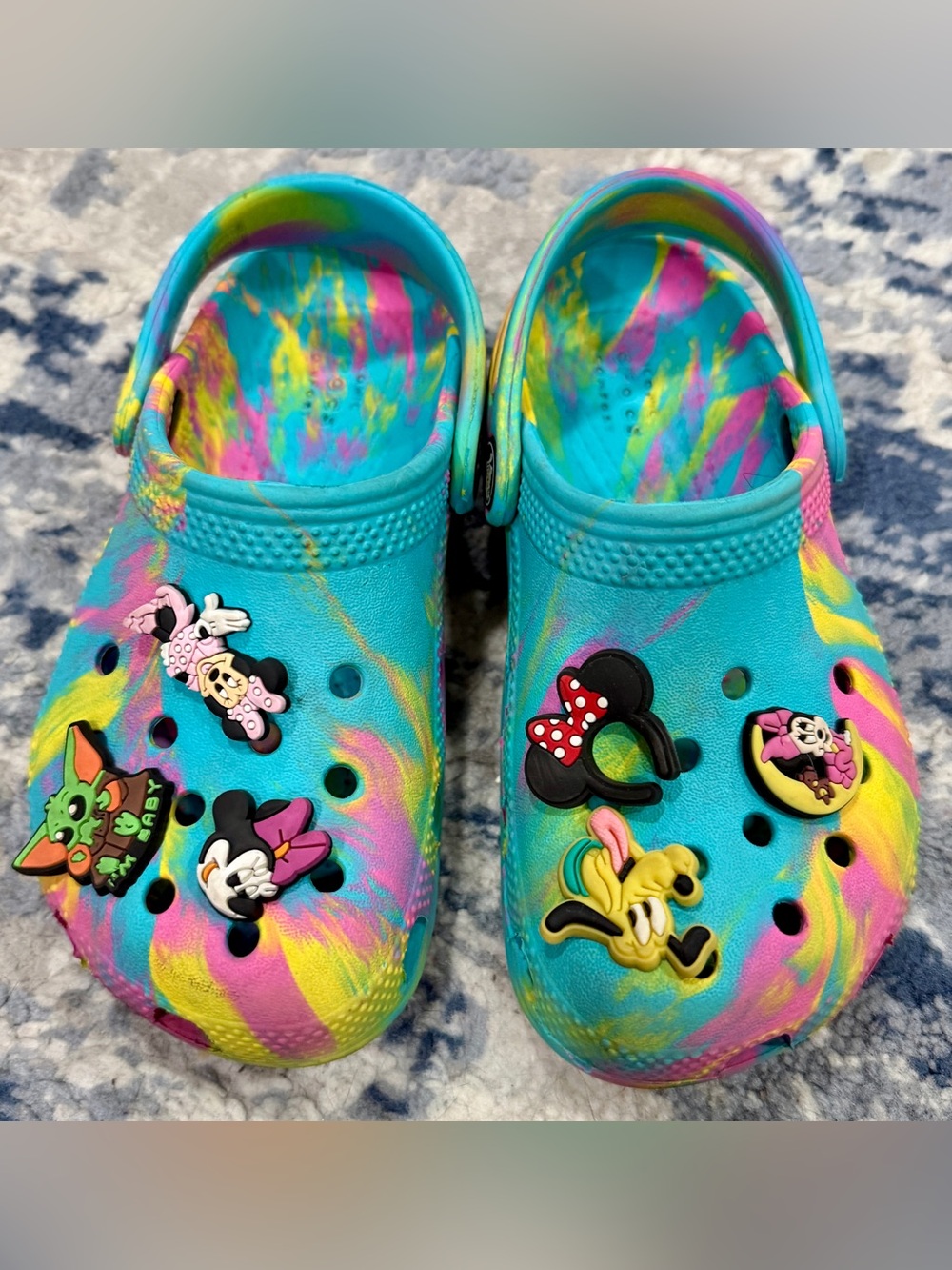 CROCS ToddlerKids Tie-Dye Turquoise Pink Yellow Clog Sandals w/ Cartoon Charms